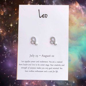 LEO Zodiac Silvertone Stud Earrings on Card NEW! 1123x2